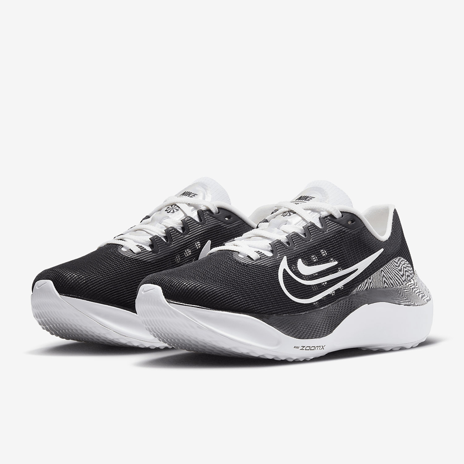 حذاء الجري Nike Authentic Zoom - مراجعة Nike Shoes Zoom Fly 5 وسعره