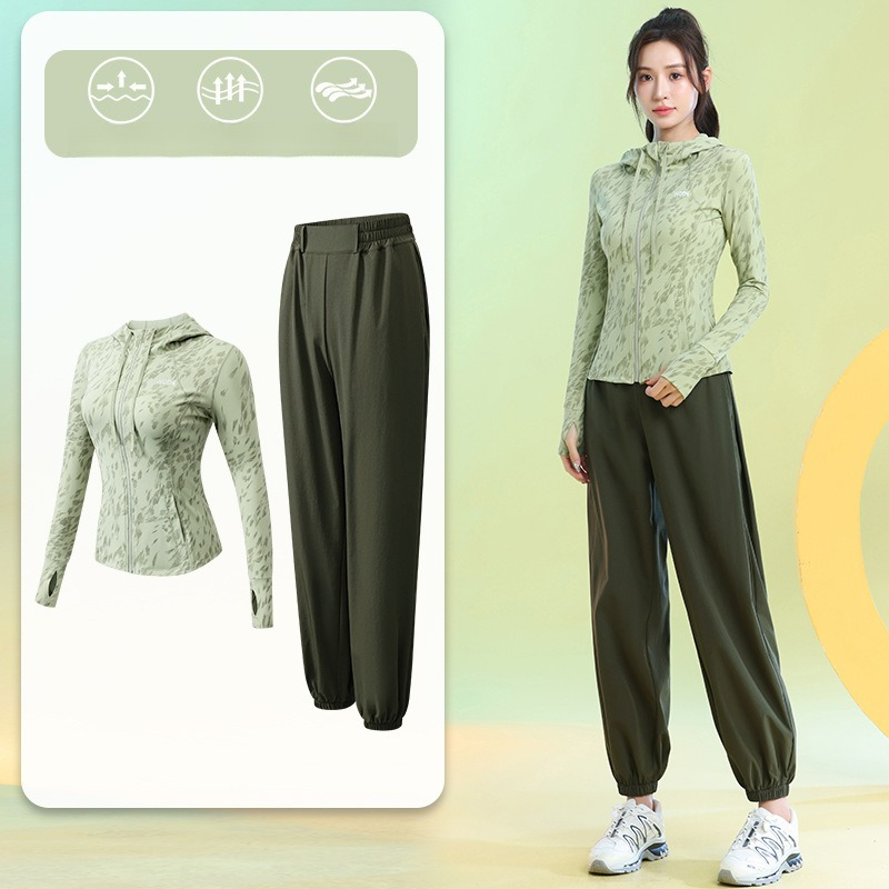 بدلة رياضية نسائية للجري بأكما - مراجعة Running Gear Woman وسعره